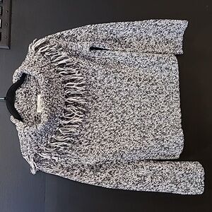 Christie & Jill Black and White cable knit Cowl Neck w/Tassles Sweater sz. Small